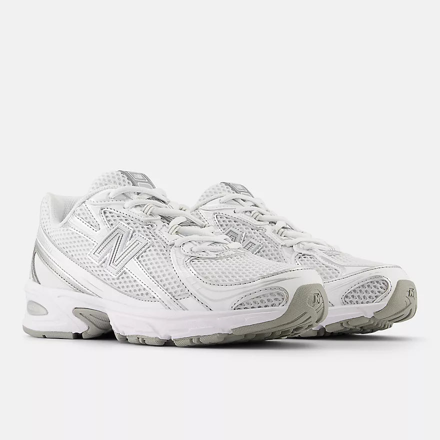 New Balance 740